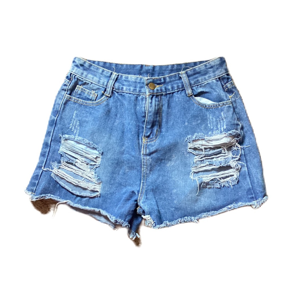 Denim distressed shorts. L